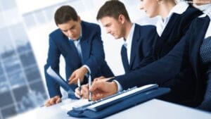 precyzyjne opracowanie ankiety badawczej z analizą statystyczną