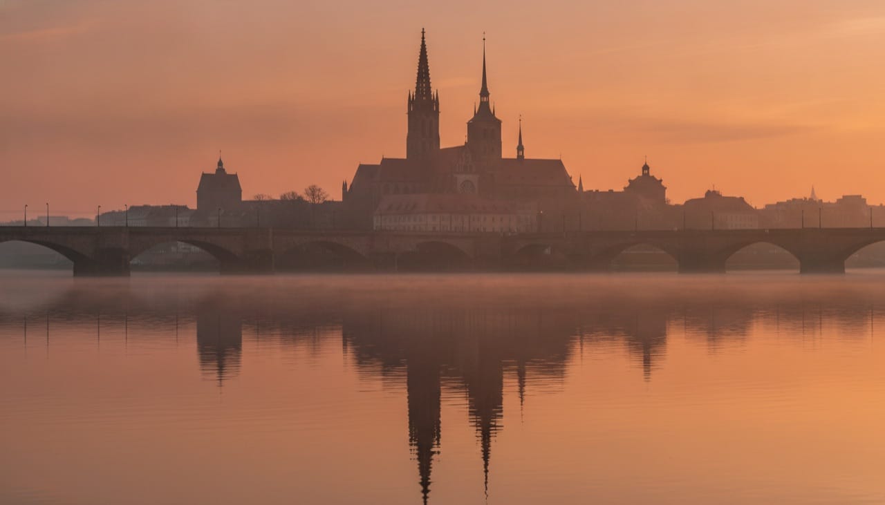Wrocław &mdash; Ostr&oacute;w Tumski nad Odrą, miasto naszej codziennej pracy